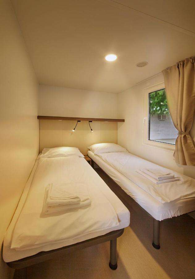 Premium Mobile Homes - Hotel & Resort Adria Анкаран Экстерьер фото
