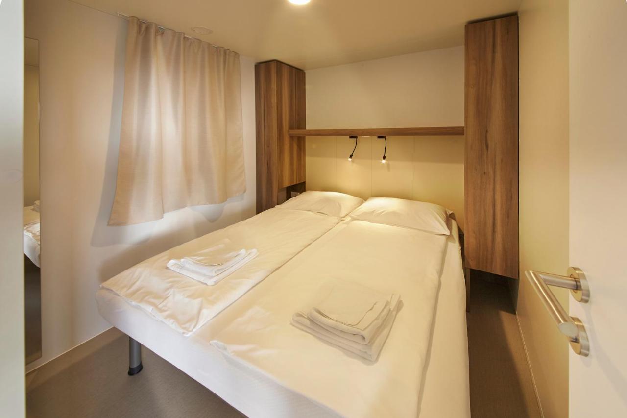 Premium Mobile Homes - Hotel & Resort Adria Анкаран Экстерьер фото
