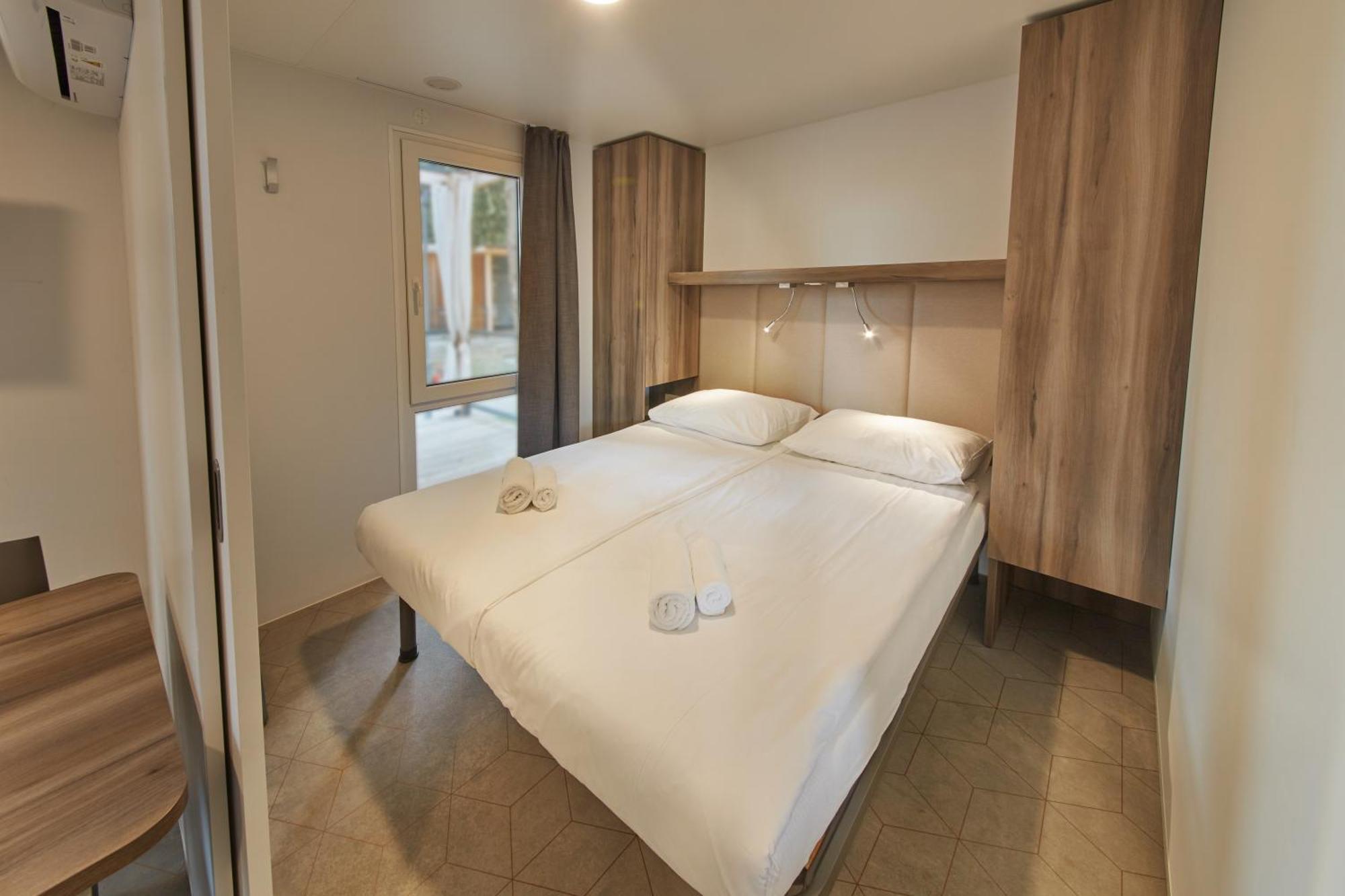 Premium Mobile Homes - Hotel & Resort Adria Анкаран Экстерьер фото